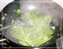 虾球炒菠菜的做法图解5