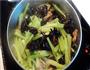 黑木耳炒芹菜肉丝的做法图解6