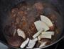 笋片烧排骨的做法图解2