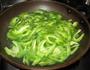 豆豉鲮鱼炒苦瓜的做法图解2