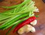 泡椒香芹烧魔芋的做法图解2