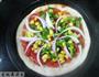 虾仁杂蔬比萨的做法图解3