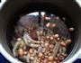 花生眉豆鸡脚汤的做法步骤9