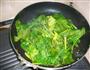 咸鱼搭上菠菜的做法图解4