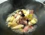 春笋土豆烧咸肉的做法图解5