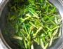 野生水芹炒肉丝的做法步骤3