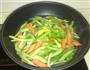 孜然芹菜拌豆腐条的做法图解3