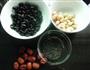 补血健体黑豆浆的做法图解1