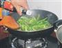 青椒炒腊味的做法图解8