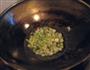 蒜香嫩蚕豆的做法图解3