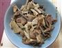 五花肉炒野干菌的做法图解1