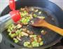 芥蓝腊肠炒饭的做法图解6
