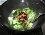 香菇炒上海青的做法图解5