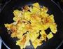 豌豆米炒鸡蛋的做法图解5