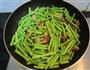豆角炒腊肉的做法图解5