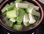 丝瓜牛骨汤煮年糕的做法步骤4