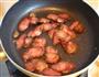 炒香肠的做法图解2