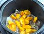 金瓜腊肠焖饭的做法图解4
