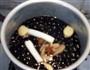 瓜丁黑豆的做法图解2