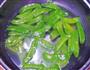 凉拌荷兰豆的做法图解2