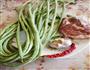 肉丝炒豇豆的做法图解1