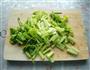 银杏拌芹菜的做法图解3