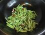 干煸豇豆的做法图解5