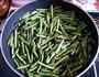 干煸豇豆的做法图解5