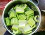 酸菜苦瓜猪脚汤的做法步骤6
