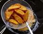 椒盐炸番薯片的做法图解5