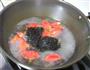 蕃茄紫菜蛋汤的做法图解2