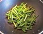 鸡柳炒蒜苔的做法图解4
