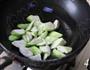 丝瓜皮蛋豆腐汤的做法图解4