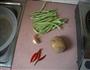 土豆烧四季豆的做法图解1