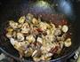 辣酱爆花蛤的做法图解8