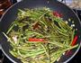 蒜蓉干煸豆角的做法图解7