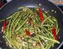 蒜蓉干煸豆角的做法图解8