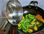 土豆烧豆角的做法图解3
