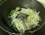 韭菜炒绿豆芽的做法图解2