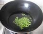 瓜皮肉丝炒毛豆的做法图解3