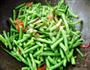 豇豆红辣椒丝的做法图解5