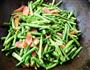 豇豆炒香肠的做法图解4