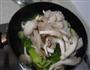 青菜炒菌菇的做法图解6