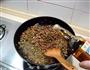 肉末炒酸角的做法步骤5