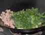 榄菜肉末炒芥兰叶的做法图解5