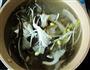 爽口海带豆芽汤的做法图解5