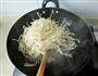 醋烹绿豆芽的做法图解2