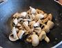 杂锦海鲜烩蘑菇的做法图解5