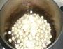 莲子百合薏仁汤的做法图解5