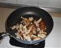香菇炒卷心菜的做法图解4